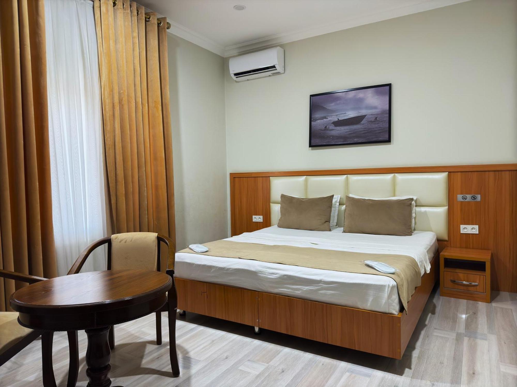 The Moon Tashkent Hotel Zewnętrze zdjęcie